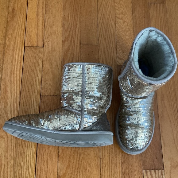 UGG Classic Gold Sequin Short Boots - Picture 9 of 14